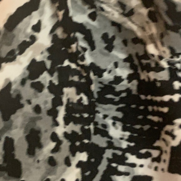 Black & White Snake Print Front Zipper Blouse - Picture 5 of 16